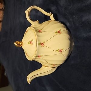Vintage Sadler - Swirl Pink Teapot